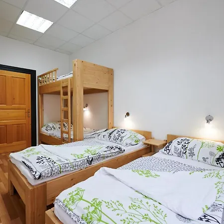 Mladinski Center * Smartno ob Paki
