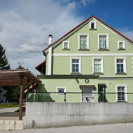 Mladinski Center Hostel *