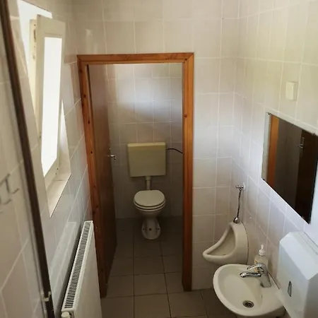 Mladinski Center Хостел Smartno ob Paki