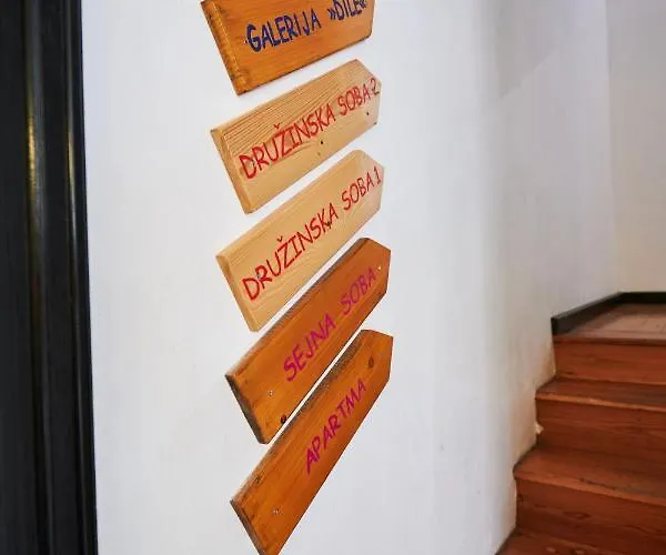 Hostel Mladinski Center Smartno ob Paki