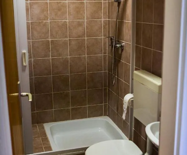 Mladinski Center * Smartno ob Paki